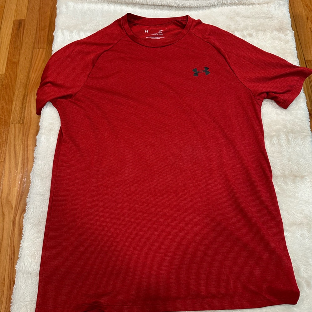 Brand New Under Armour tech tee